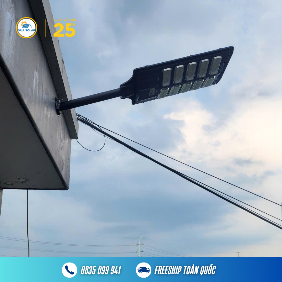 Đèn năng lượng mặt trời liền thể 1000w JD-Q1000