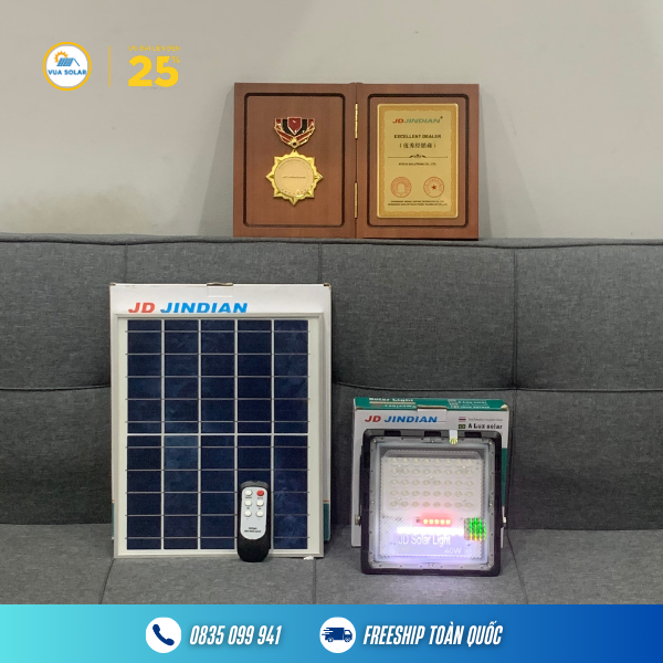 Đèn năng lượng mặt trời 40w chống chói JD740