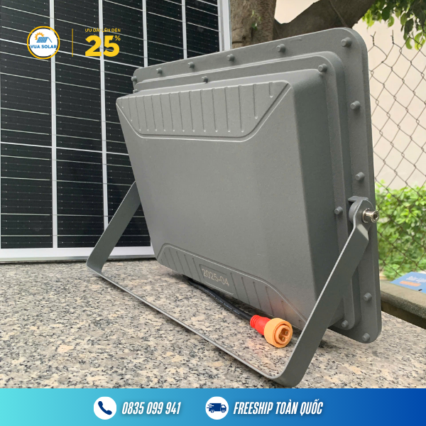 Đèn năng lượng mặt trời mắt ngọc 800w CL-800-1