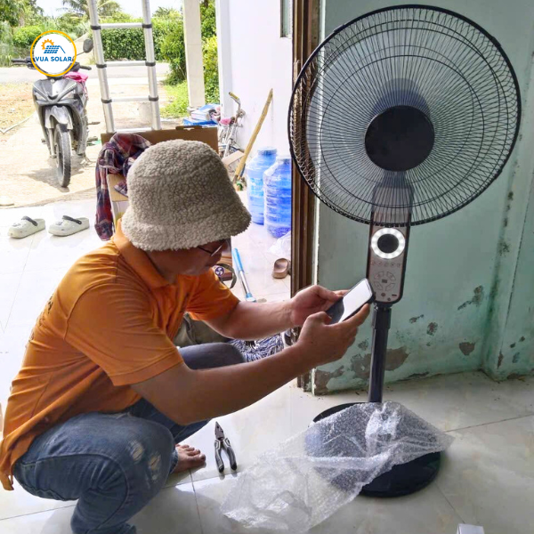 Quạt cây năng lượng mặt trời 12V D318-1