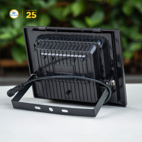 Đèn năng lượng mặt trời 300W giá rẻ TOP-300-2