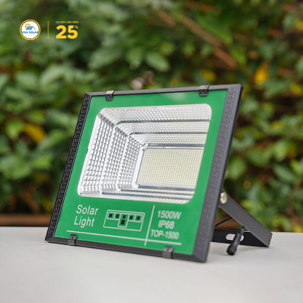 Đèn năng lượng mặt trời 1500W giá rẻ TOP-1500-1