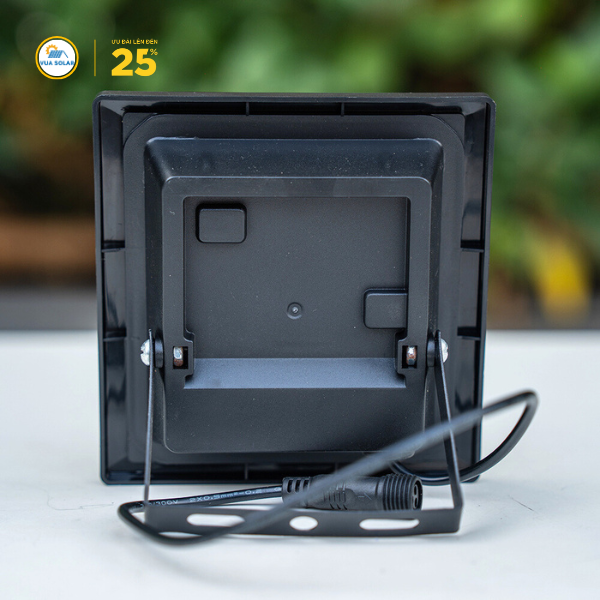 Đèn năng lượng mặt trời 100W giá rẻ TOP-100-2