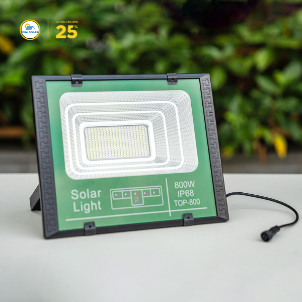 Đèn năng lượng mặt trời 800W giá rẻ TOP-800-1