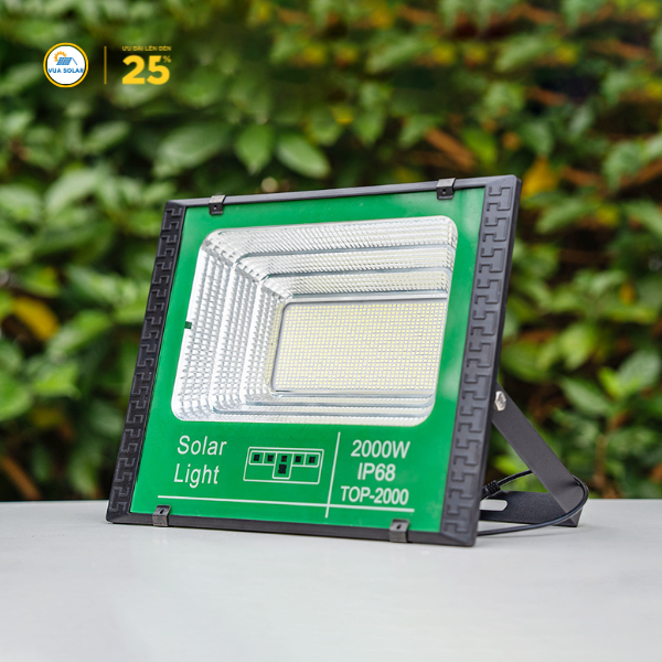 Đèn pha năng lượng mặt trời 2000W TOP-2000-2