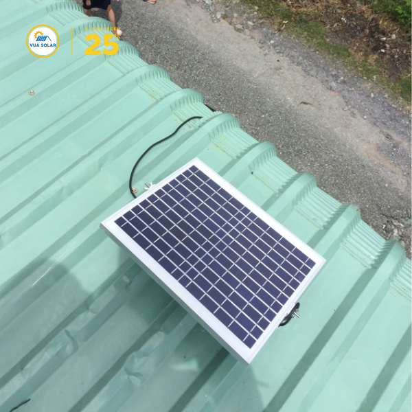 Đèn năng lượng mặt trời 40w JD-8840L-5