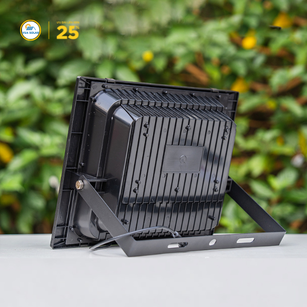 Đèn pha năng lượng mặt trời 2000W TOP-2000-3